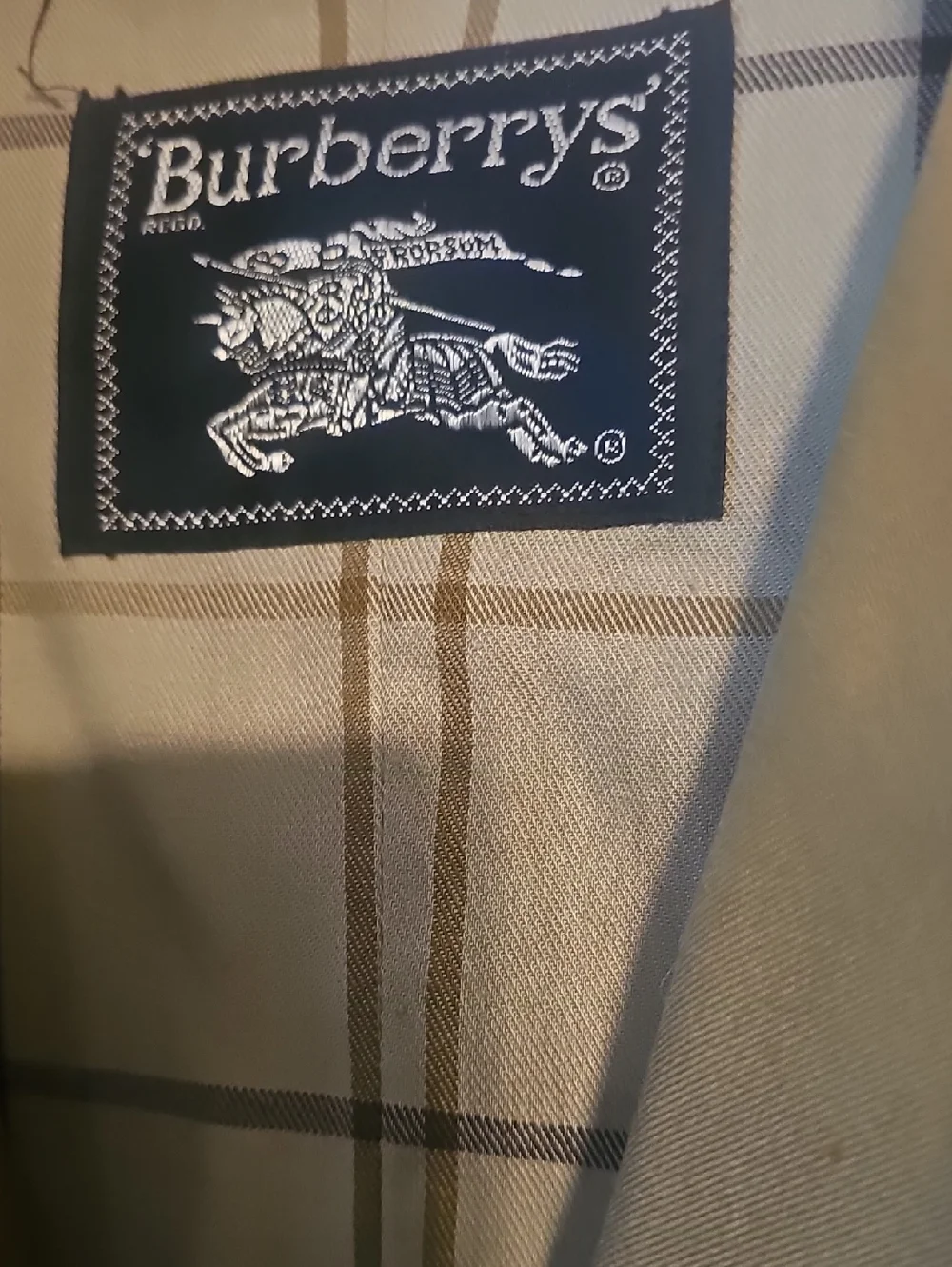 Burberry Classic Double-Breasted Trench Coat in Khaki Vintage Beauty Fits Size 6 - Picture 4 of 6